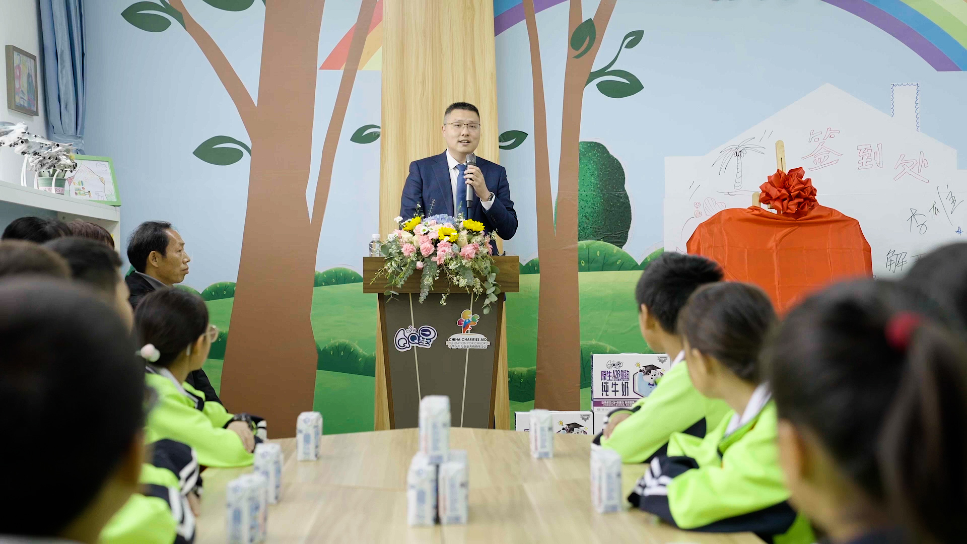 伊利集团云南分公司总经理李雄发言.jpg