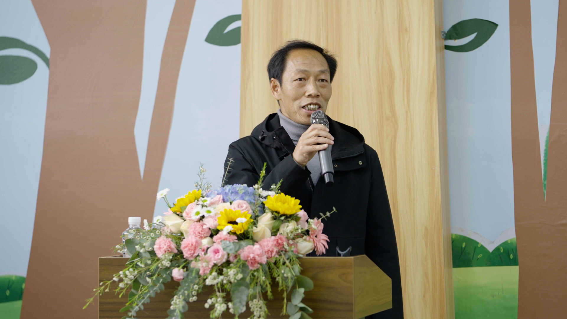 草坝镇中心学校李繁春校长发言.jpg